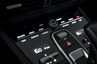 Porsche Cayenne Coupé E-Hybrid Platinum Edition