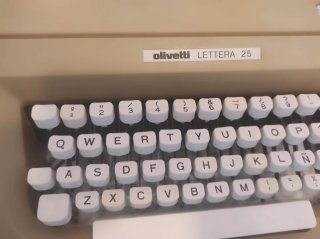 Máquina de escribir Olivetti Lettera 25 + funda