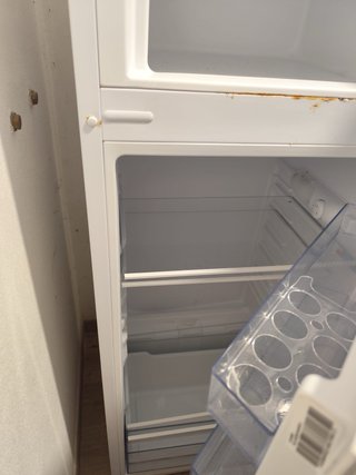 Nevera con congelador Indesit