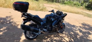 Kawasaki GTR 1400 Negra