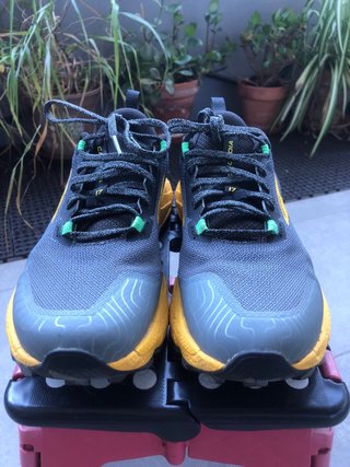 Zapatillas Brooks Cascadia Trail Running Gris/Amar