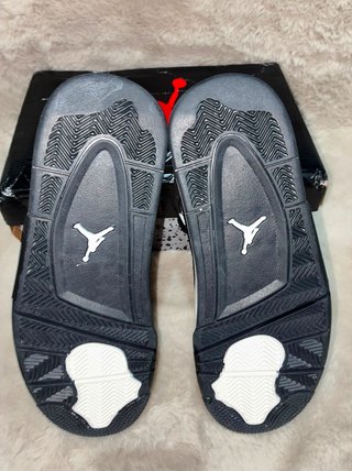 Air Jordan 4 Retro Negro Blanco
