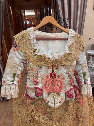 Traje Fallera S.XVIII blanco con dos corpiños