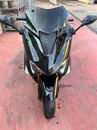Yamaha T-MAX 530 DX Negra