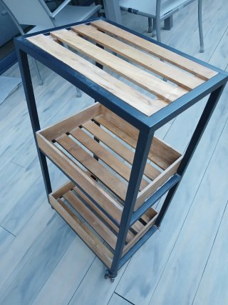 Carrito Auxiliar madera y hierro.