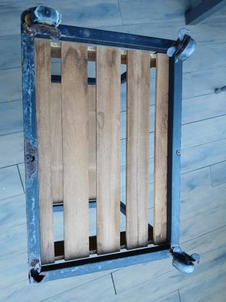 Carrito Auxiliar madera y hierro.