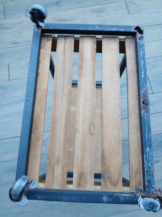 Carrito Auxiliar madera y hierro.