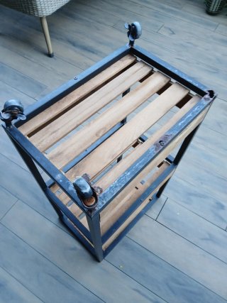 Carrito Auxiliar madera y hierro.