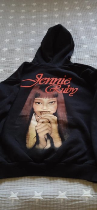 Sudadera Jennie Ruby Bershka Negra