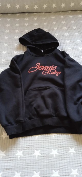 Sudadera Jennie Ruby Bershka Negra