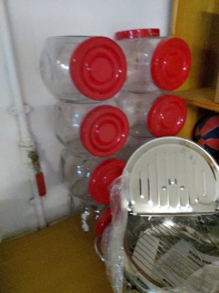 Freidora y 8 botes cocina con tapa roja