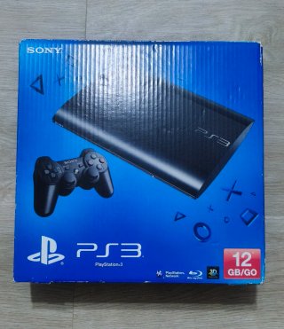 PS3 Super Slim 500GB + 500 Juegos + 1 Mando Nuevo