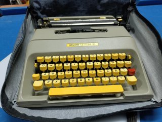 Olivetti Lettera 35 con funda original