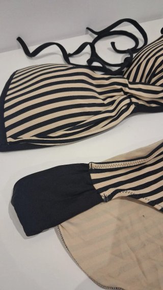 Bikini Secret Tiras Rayas Beige y Negro