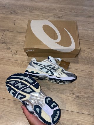 Asics Gel-Kayano 14 Talla 44 Blanco/Plata