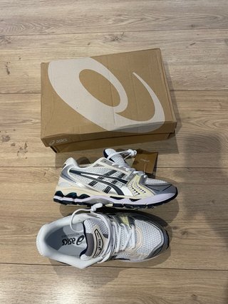 Asics Gel-Kayano 14 Talla 44 Blanco/Plata