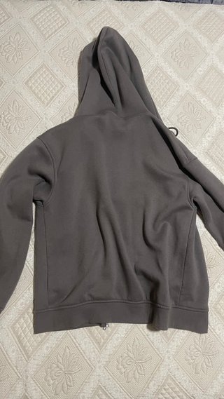 Chaqueta H&M con cremallera y capucha