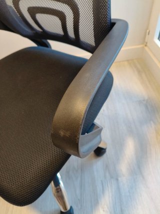Silla de oficina ergonómica negra