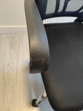 Silla de oficina ergonómica negra