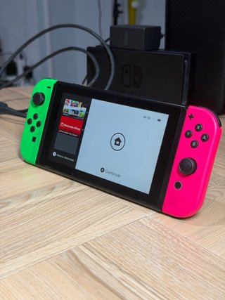 Nintendo Switch (Serie Compatible) + Accesorios
