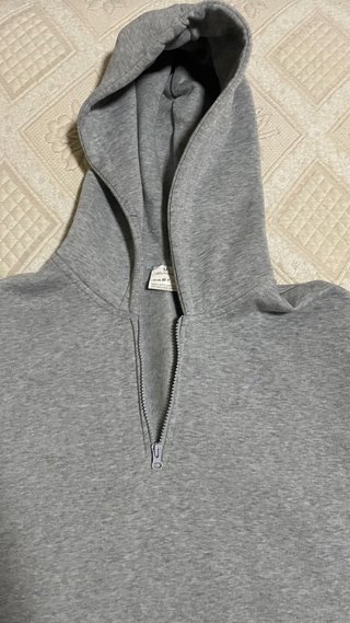 Sudadera gris con cremallera hombre