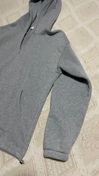 Sudadera gris con cremallera hombre
