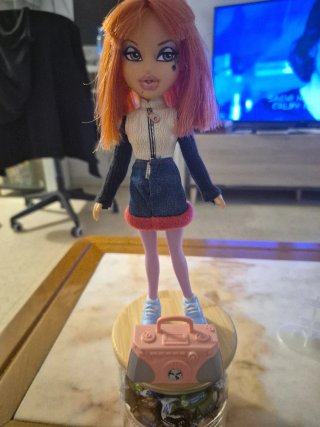 Lote 3 Bratz + 1 Moxie
