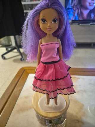 Lote 3 Bratz + 1 Moxie