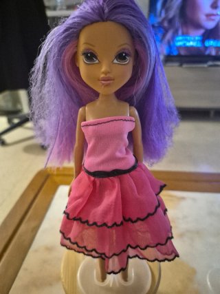 Lote 3 Bratz + 1 Moxie
