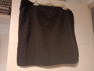 Falda corta de encaje negra talla 42