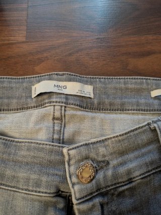 Pantalones vaqueros grises