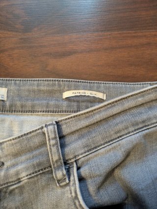 Pantalones vaqueros grises