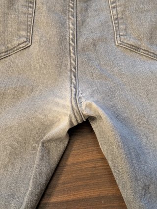 Pantalones vaqueros grises