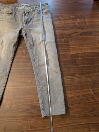 Pantalones vaqueros grises