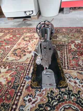 Máquina de coser Singer antigua