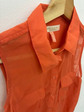 Camisa coral sin mangas