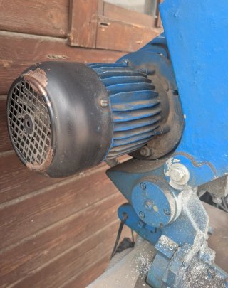 Tronzadora industrial azul