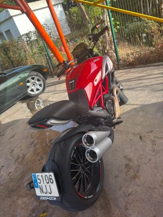 Ducati Diavel 1198
