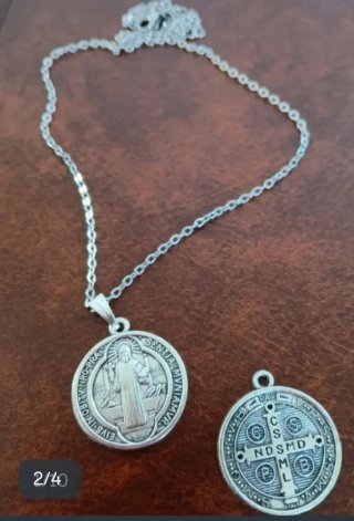 Medalla San Benito con Cadena