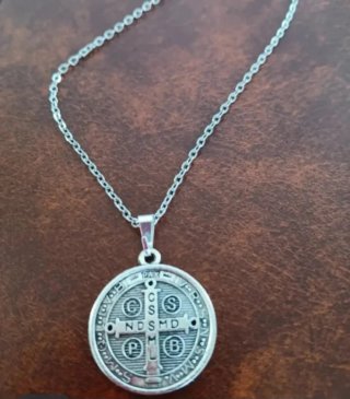 Medalla San Benito con Cadena