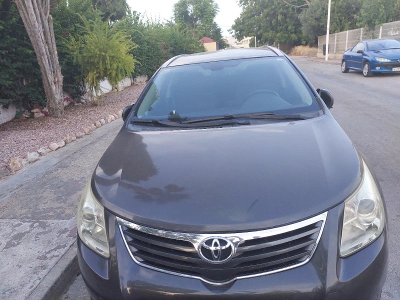 Toyota Avensis 2009 - foto 1
