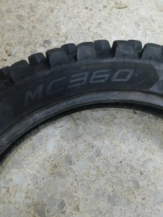 Neumáticos  Metzeler Enduro 80/100-21 y 110/100-18