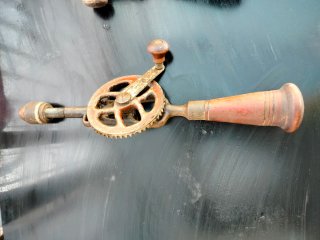 Trapano e avvitatore a mano antico Funzionanti