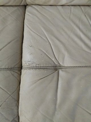 Sofá de cuero beige 3 plazas