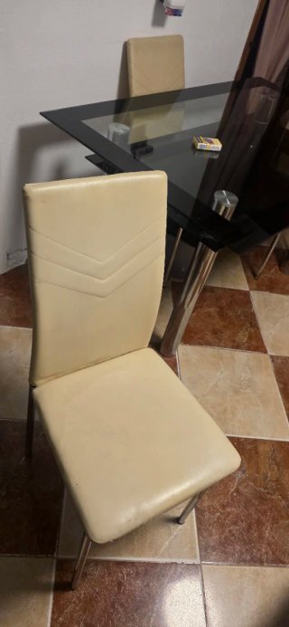 Mesa de cristal doble negra con 4 sillas