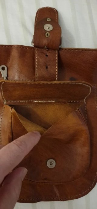 Riñonera o bandolera de piel