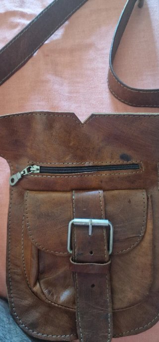 Riñonera o bandolera de piel