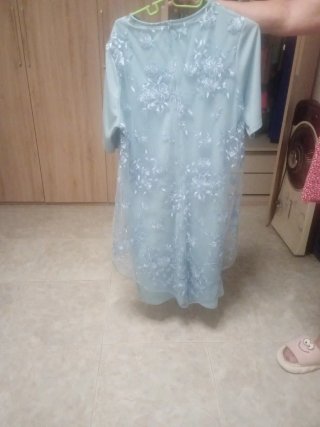 Vestido azul manga corta con encaje