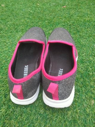 Zapatillas TRAEDES grises y rosas talla 37
