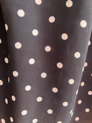 Camisa / blusa de lunares negra y blanca Talla XS
